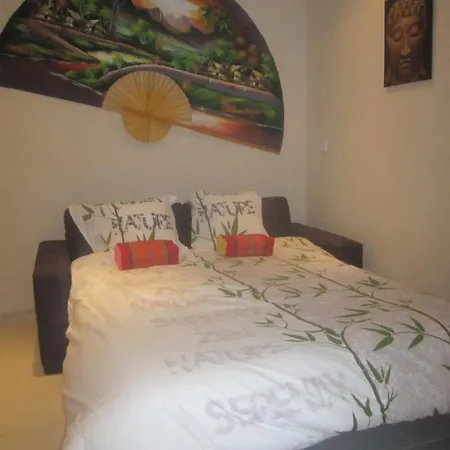 Meuble De 25m² Proche De La